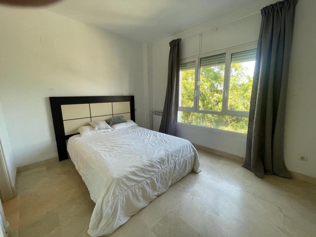 HH12290 Nueva Andalucia Malaga Ground Floor Apartment 1